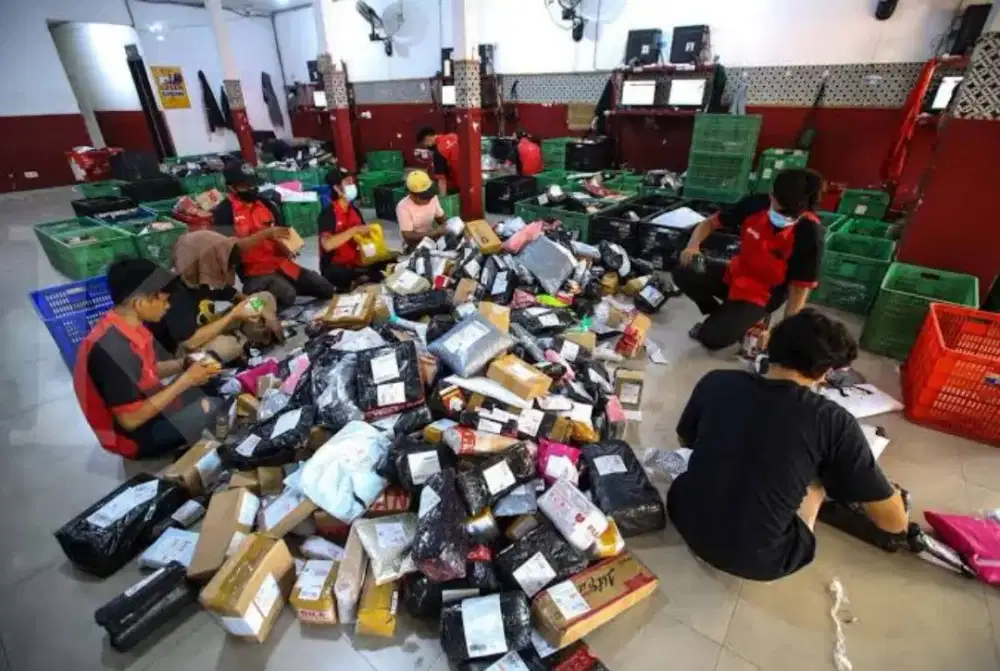 Dibutuhkan freelance dan untuk packing barang