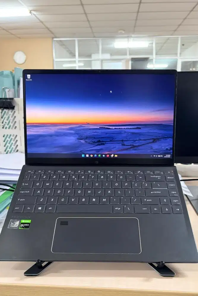 MSI Prestige 14 Carbon Gray – Tipis, Kencang, Keyboard Baru!