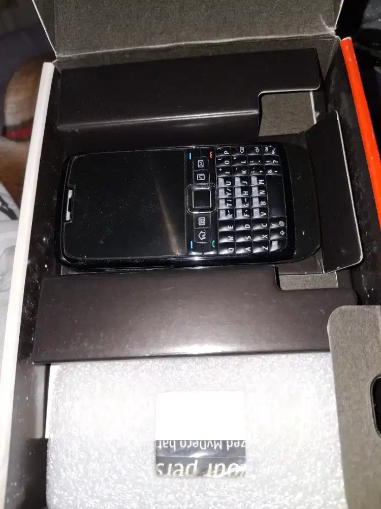 Nokia black E71 Cantik