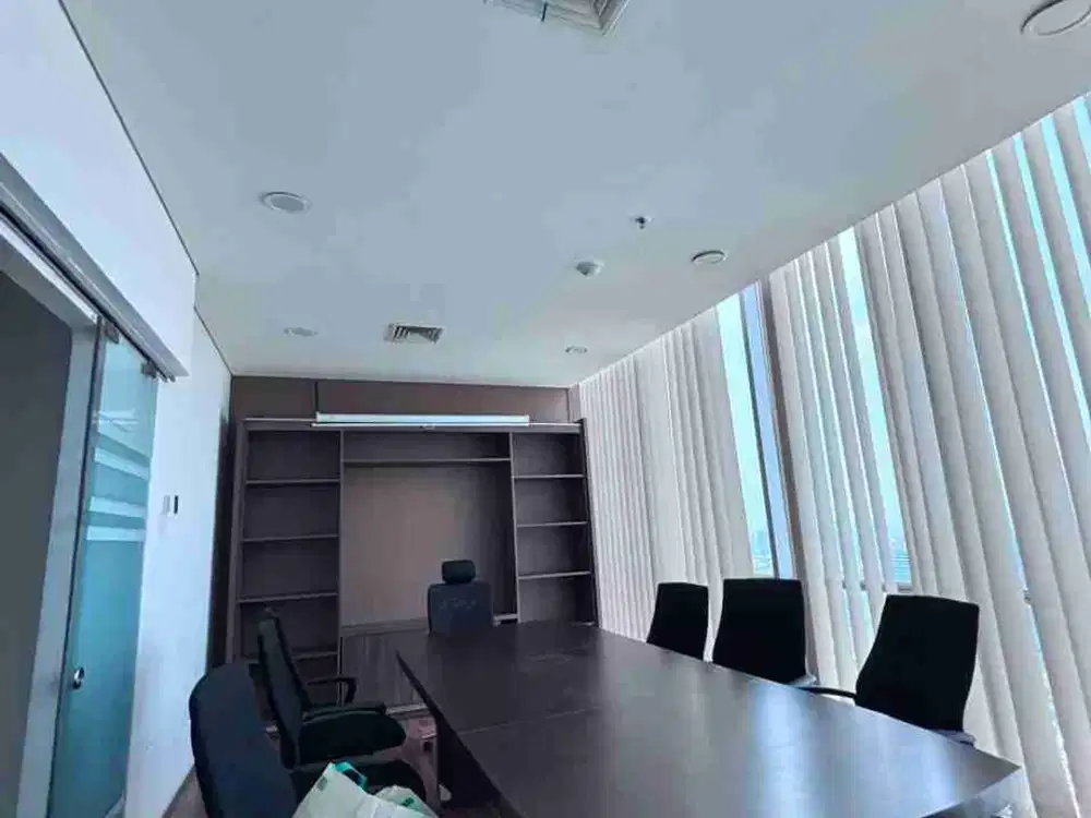 DISEWAKAN RUANG KANTOR PREMIUM DI AXA TOWER