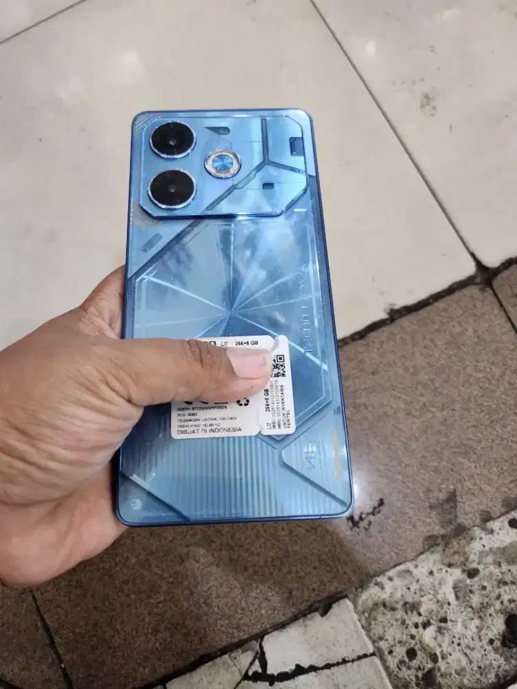 Tecno pova 6 8/256