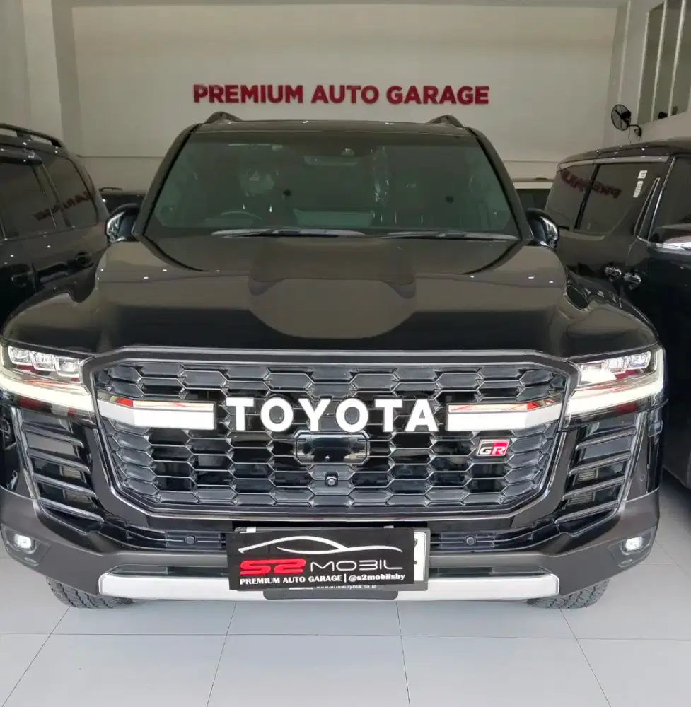 LANDCRUISER GR Sport 3.3 DSl At 2023 HITAM