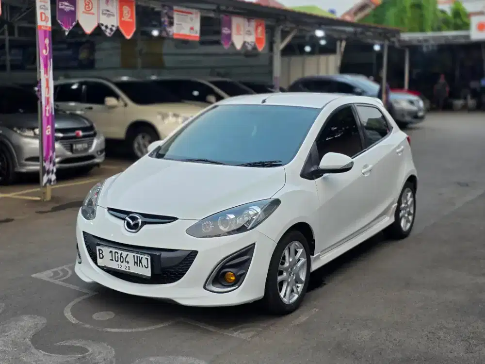 Mazda 2 R Matic 2013 Dp 7 Juta