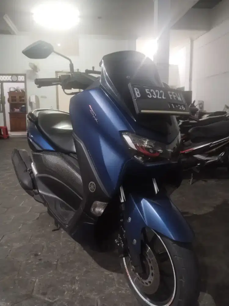 Motor NMax tahun 2021 jual butuh.
