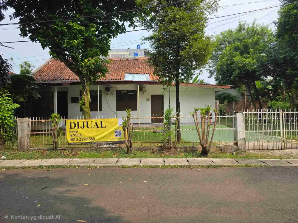 RUMAH TUA PEKARANGAN LUAS