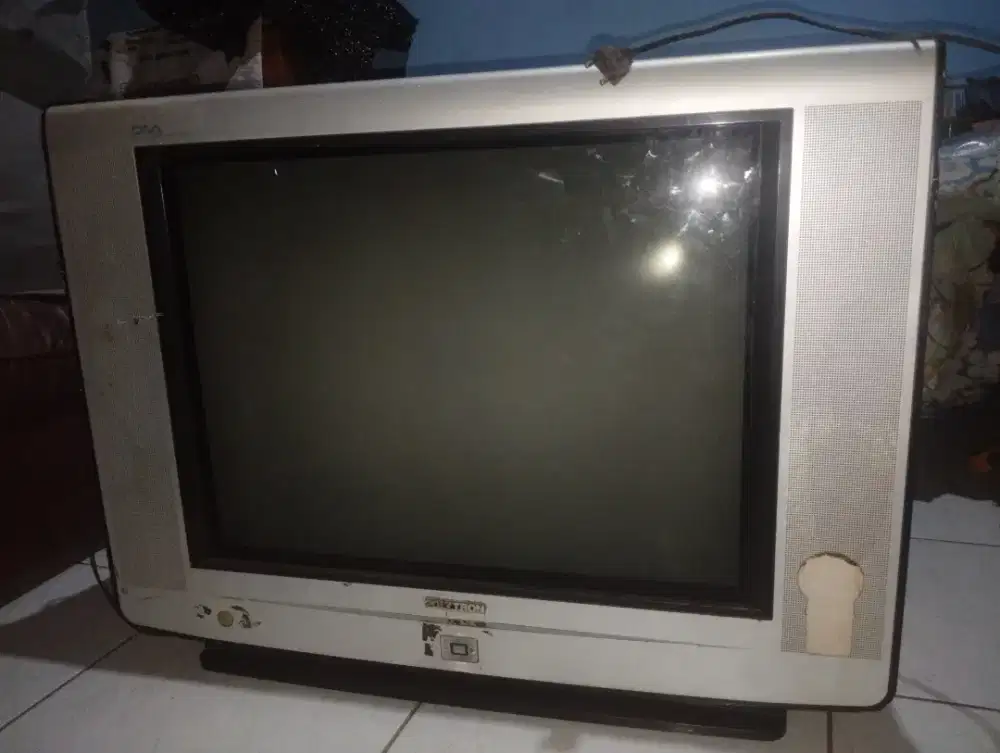 Tv tabung merek polytron 29 inchi