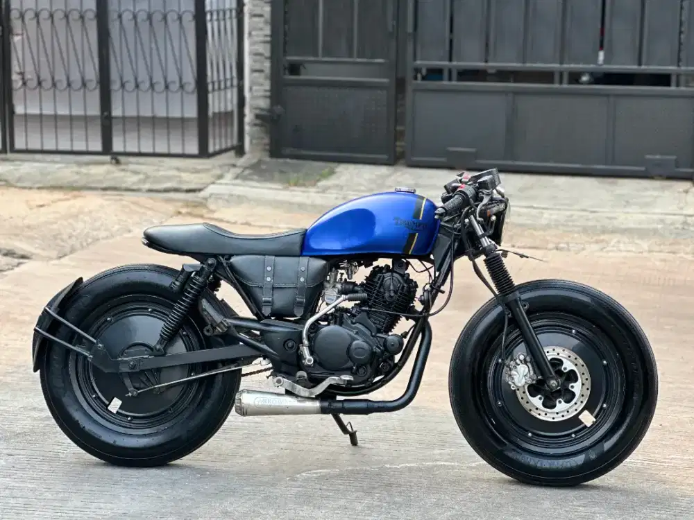 Pulsar 180 caferacer