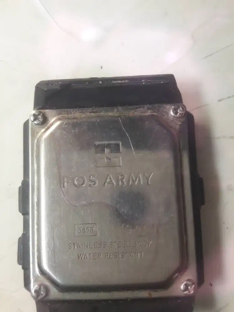 Jam vintage kotak pos army