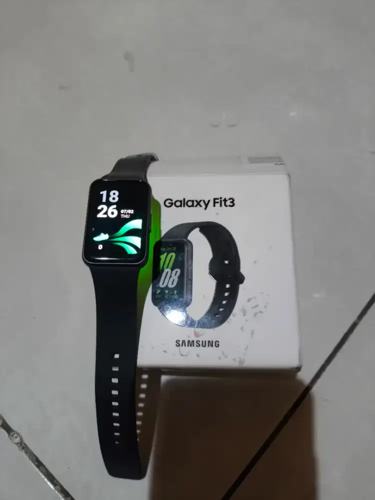 Samsung fit 3 like new