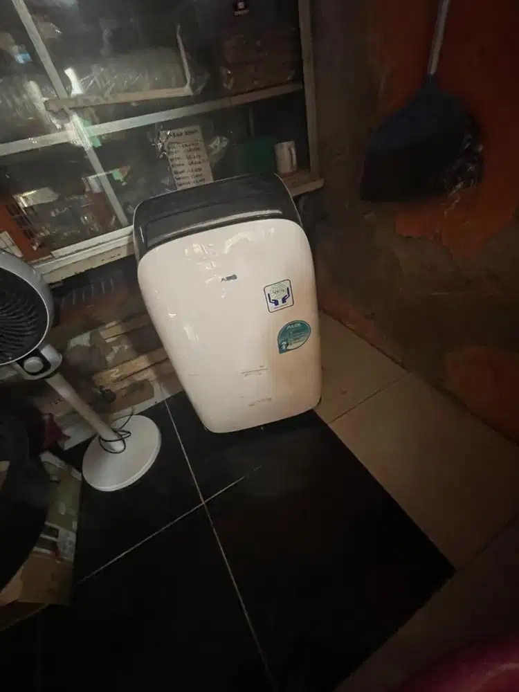 Ac portrbel merk aux