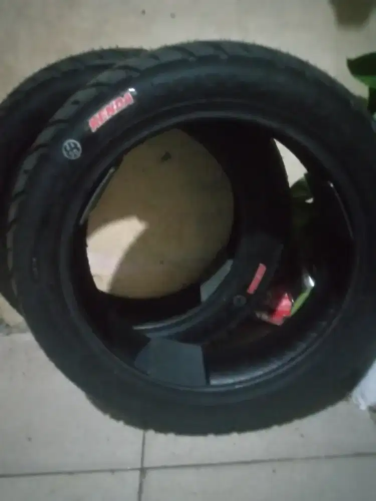 Ban Motor Tubles Baru