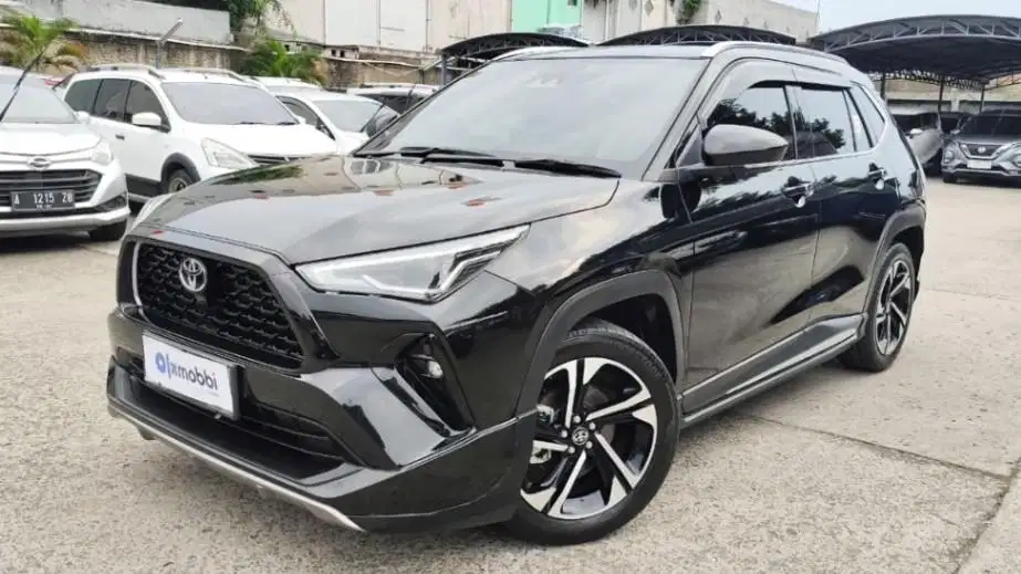 TDP 16 JT Toyota Yaris Cross 1.5 S GR TSS Bensin-AT Hitam 2023