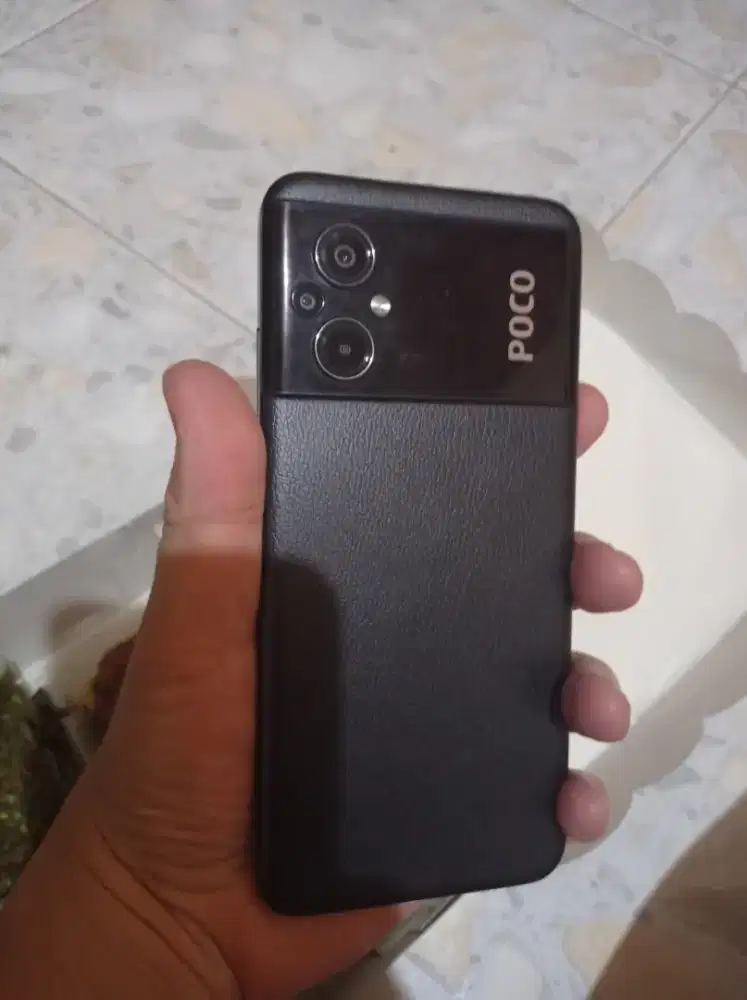 Poco M5 4+1/64 Gaming Helio G99
Minus LAYAR BERCAK DIKIT Gak ngaruh