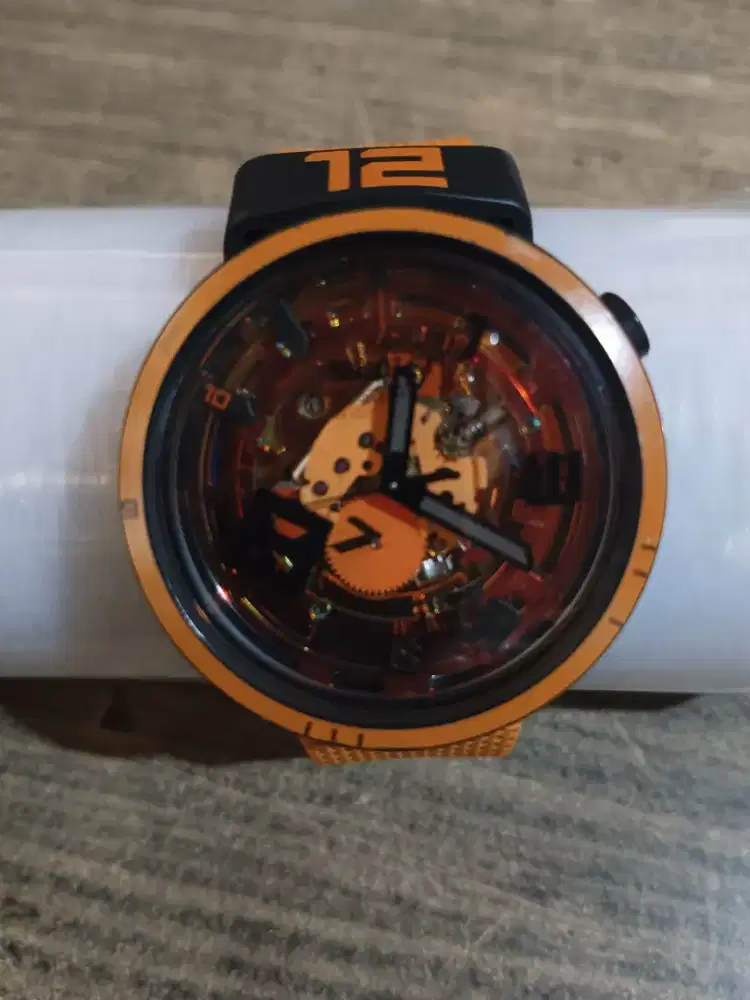 Swatch big bold planet oops SB01B127