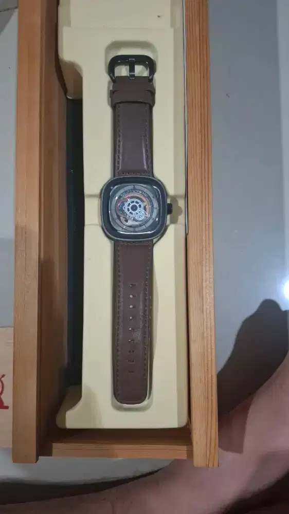 SEVENFRIDAY P2B/01 Industrial Revolution Series Automatic