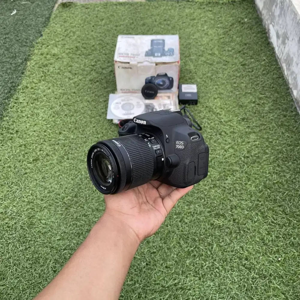 Dslr Canon 700D Lensa Kit Canon 18-55mm IS STM Fullset Dus Box
