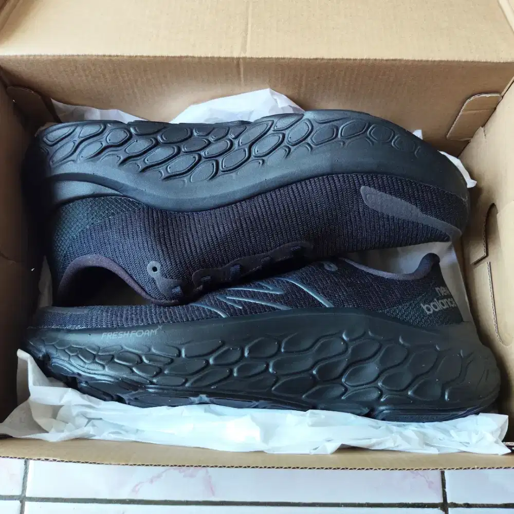 Sepatu Running NB Fresh Foam Original Size 44