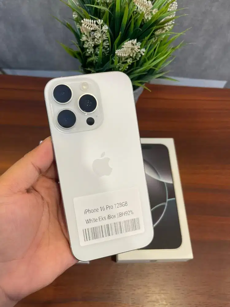 Iphone 16pro 128 white ex Ibox fullset