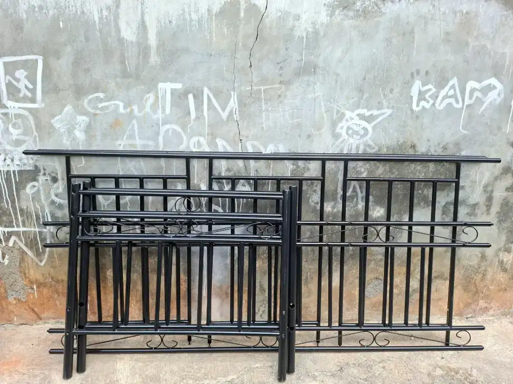 Dipan kasur besi merek informa