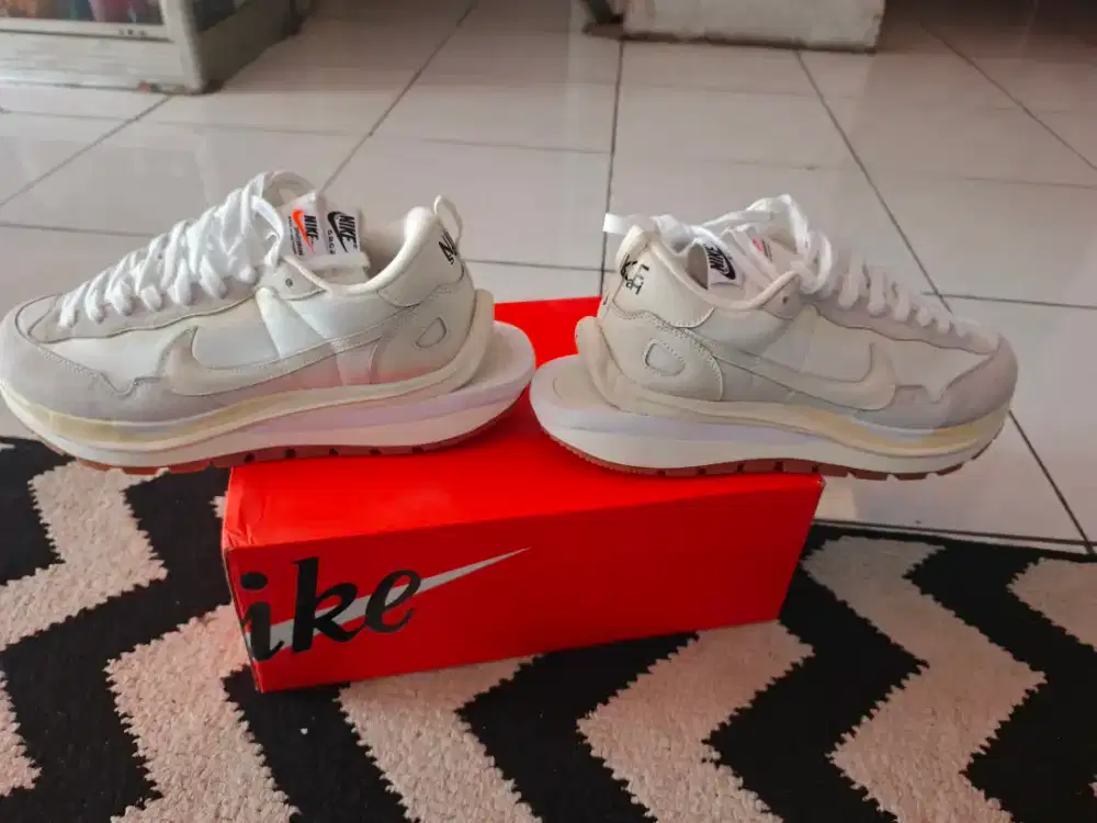 Nike sacai full white size 45 like new masih spt baru 775rb nett