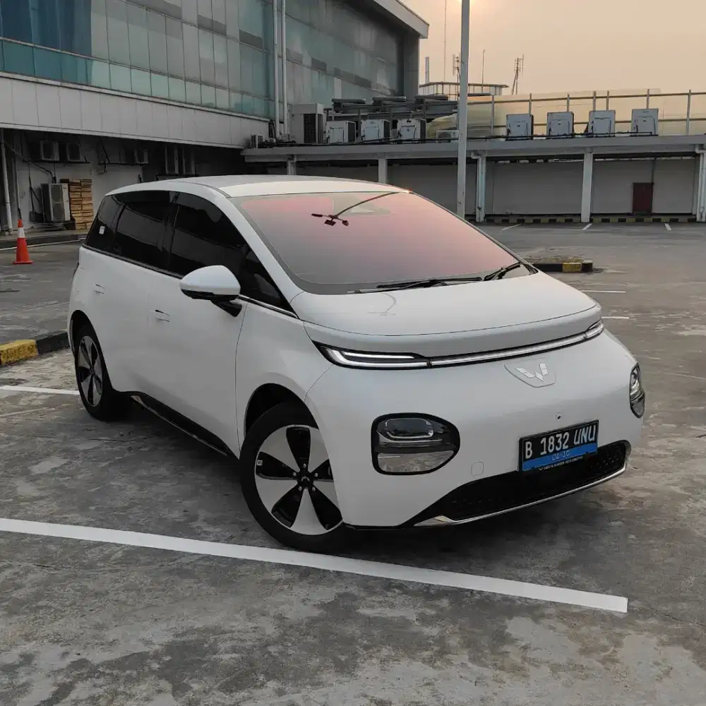 Wuling Cloud Pro EV Longrange 2024 Putih
