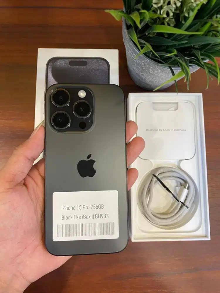 iPhone 15 Pro 256GB Black Titanium iBox