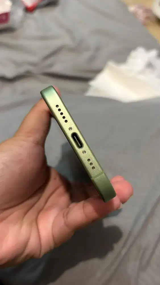 Preloved iphone 17 sage