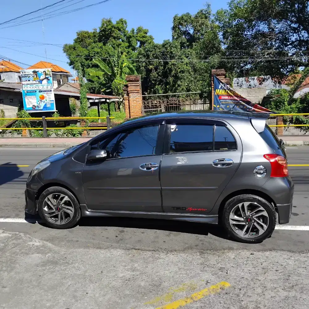 Toyota Yaris TRD Sportivo Matic A/T 2012 Grey / Abu-Abu Metalik