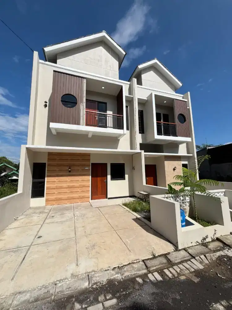 RUMAH BAGUS DAN MODERN 2 LANTAI PUDAK PAYUNG