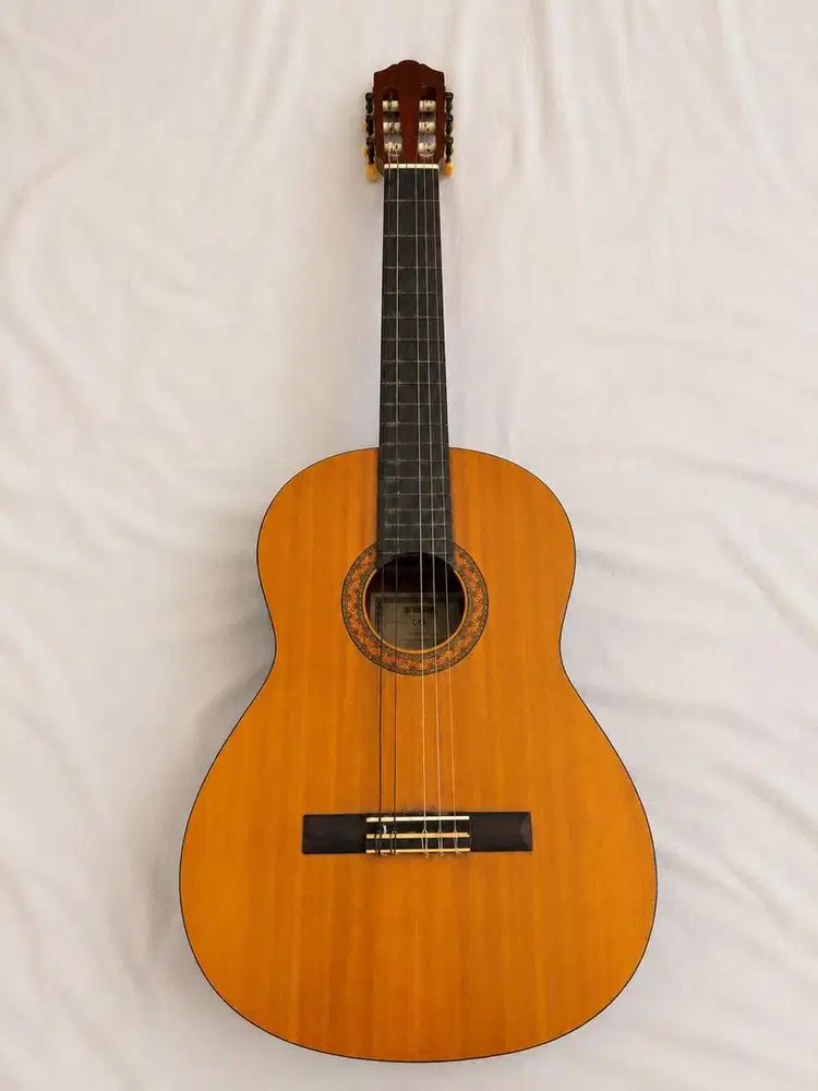 Yamaha C40 Original Made in Indonesia - Gitar Klasik Nylon