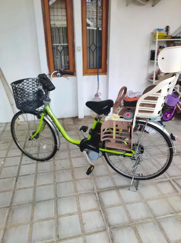 Sepeda mamachari electric assisted bike