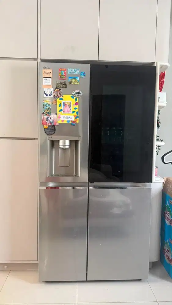 Kulkas LG Tok-tok side by side with ice crusher