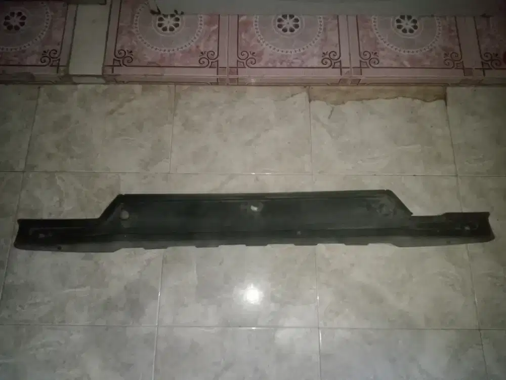 garnish bumper belakang mobil Avanza/Xenia 2012-2015