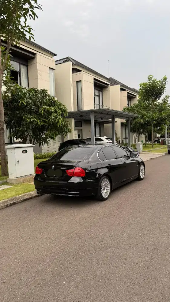 Bmw e90 320i LCI 2010 Automatic