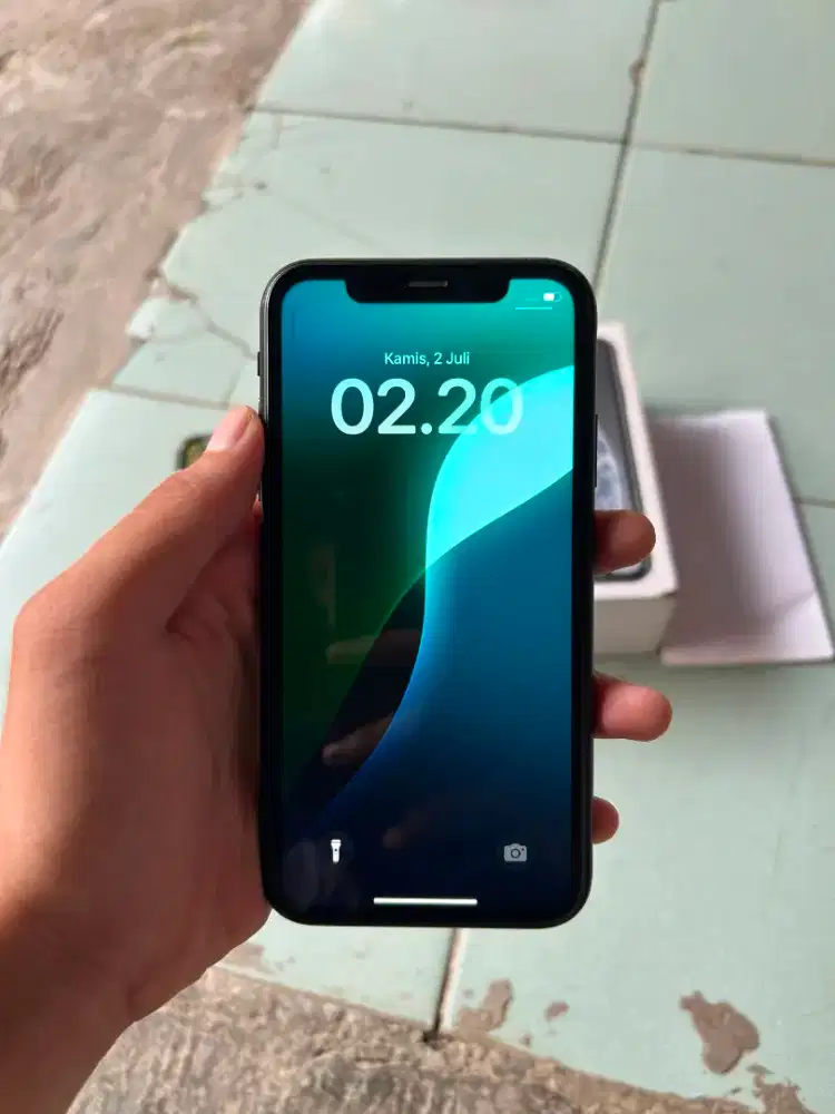 iphone xr black all operator
