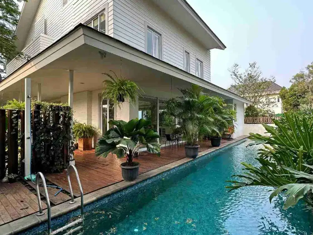 Dijual Rumah Taman Golf Lippo Karawaci Bagus Ada Kolam Renang Selangkah ke Supermal Karawaci