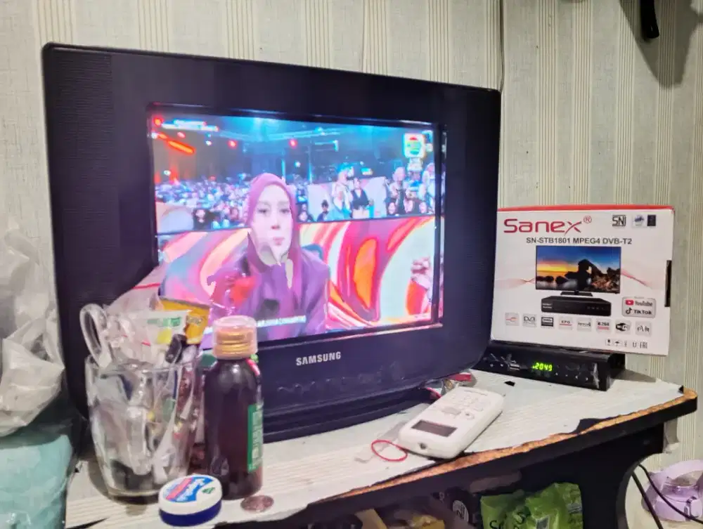 Tv Samsung + STB Sanex + Antena