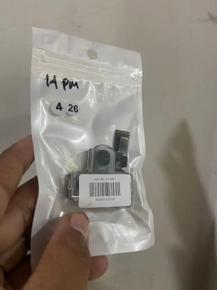 Kamera Belakang iPhone 14 Pro Max