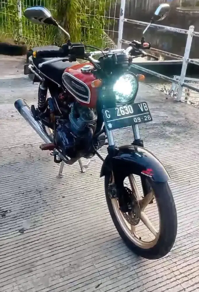Honda cb basic Megapro 2006