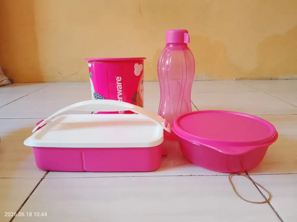 Tupperware Birdie Set
