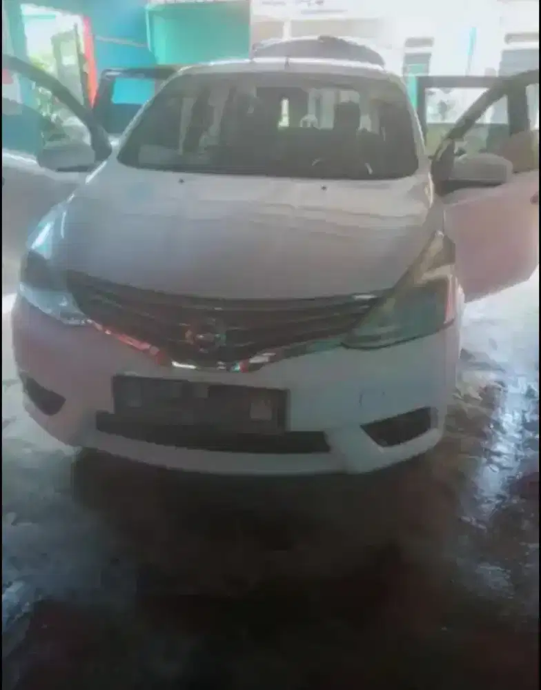 Nissan Grand Livina 2015
