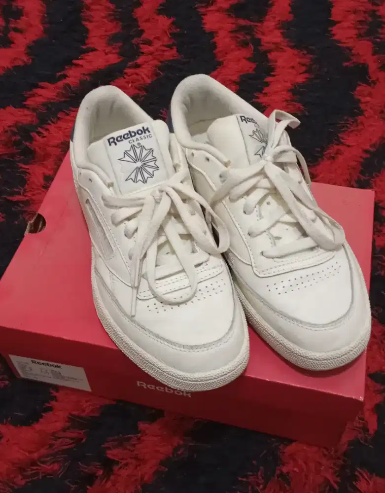 Sepatu REEBOK CLUB C85
