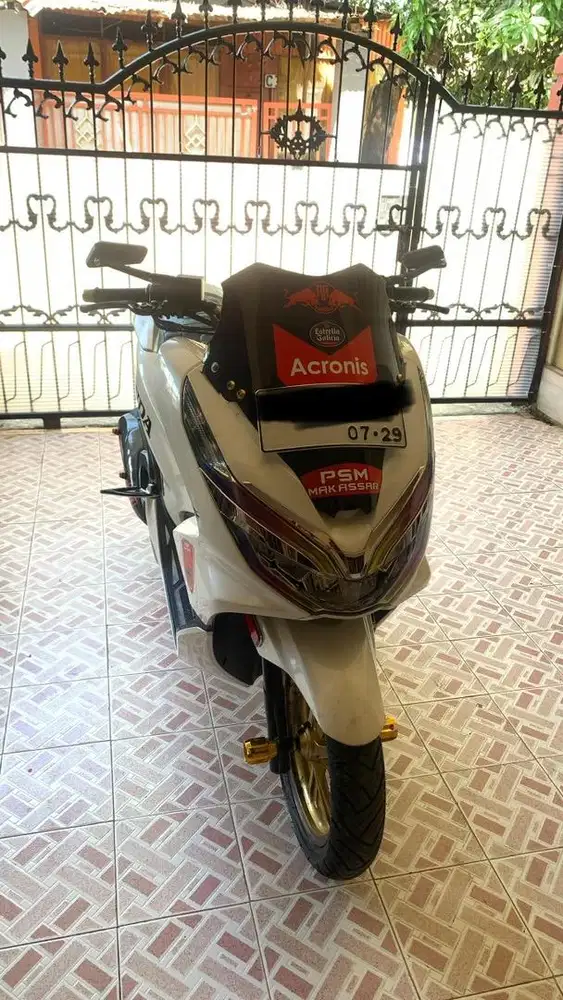 Motor honda PCX 160 White