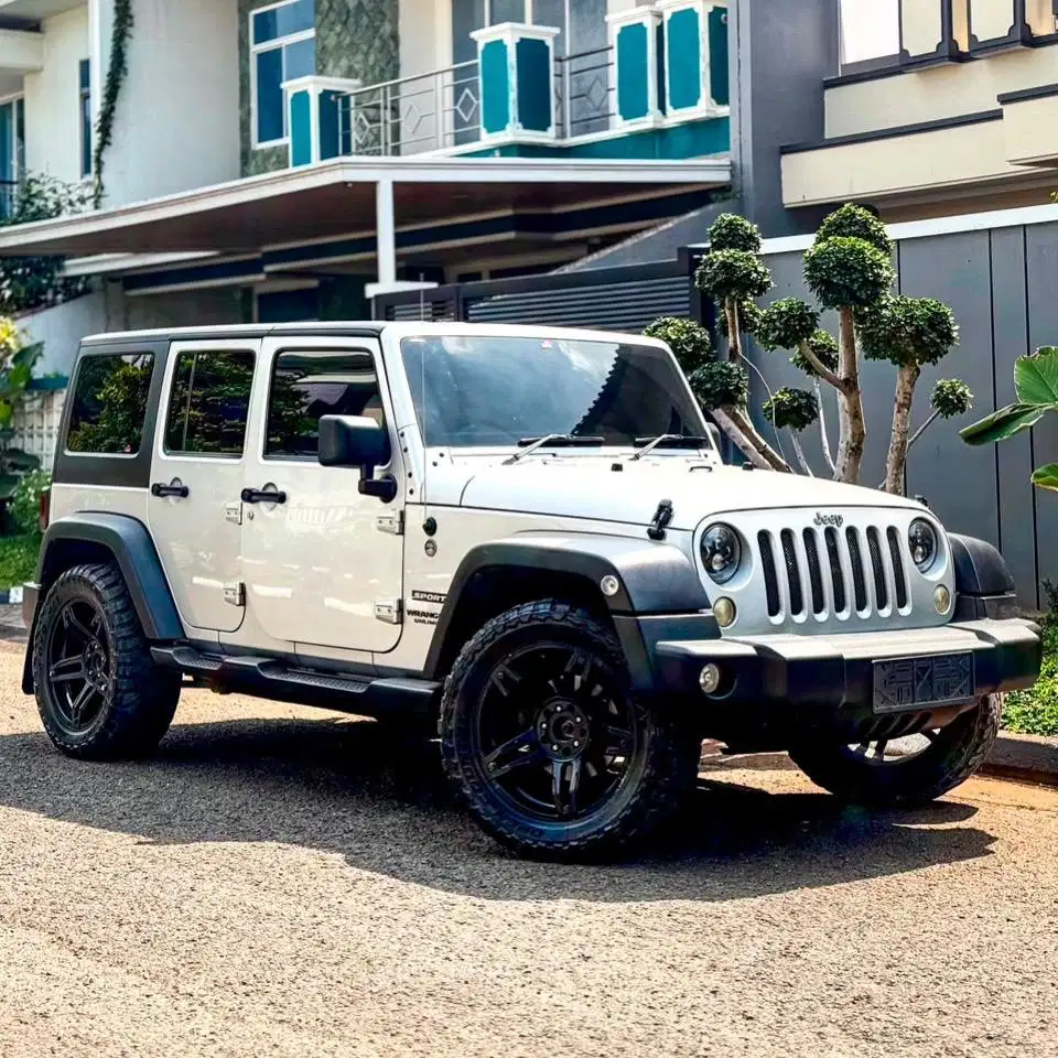 (CASH) Jeep Wrangler Renegade Sport 4x4 2011