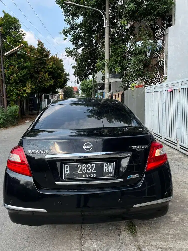 Nissan Teana 2010 Bensin