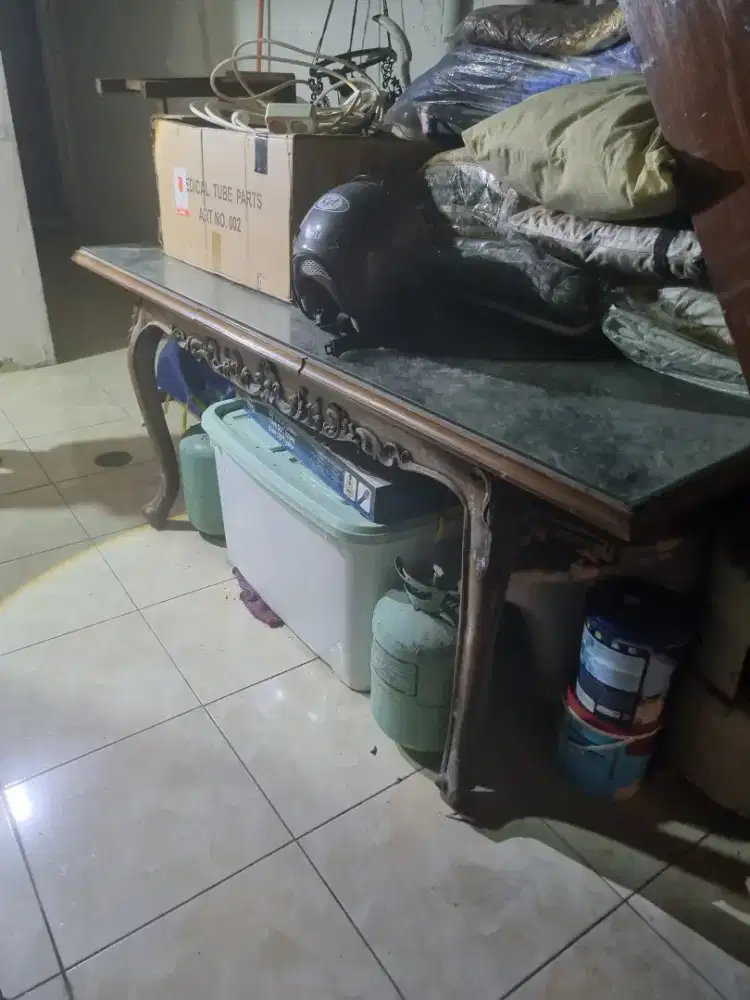 Meja makan jati  ukir..