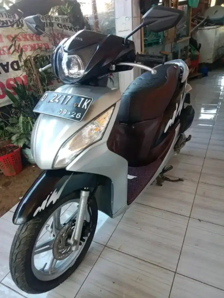 Honda spacy 2011