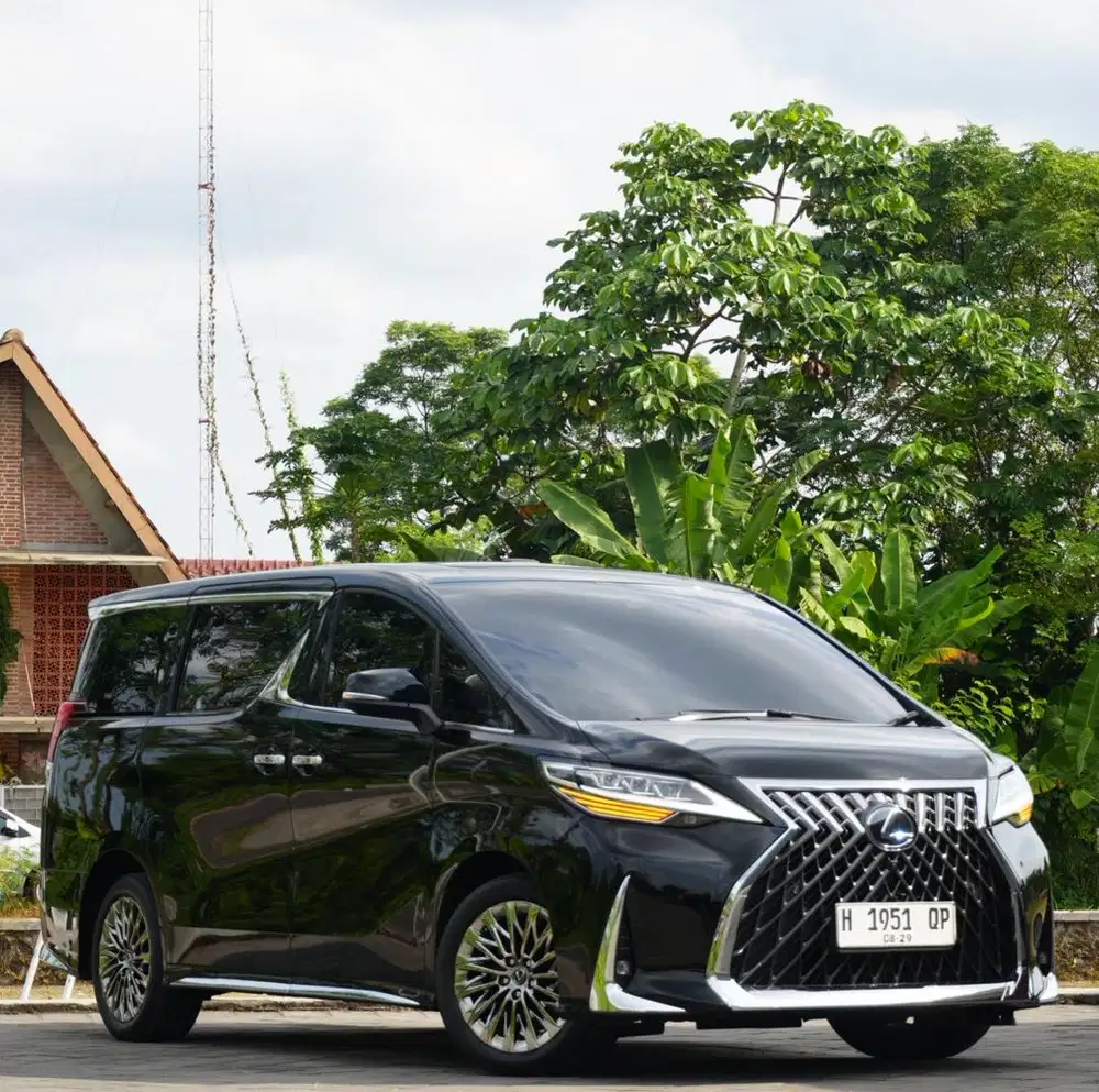LEXUS LM350 2023 7Seater