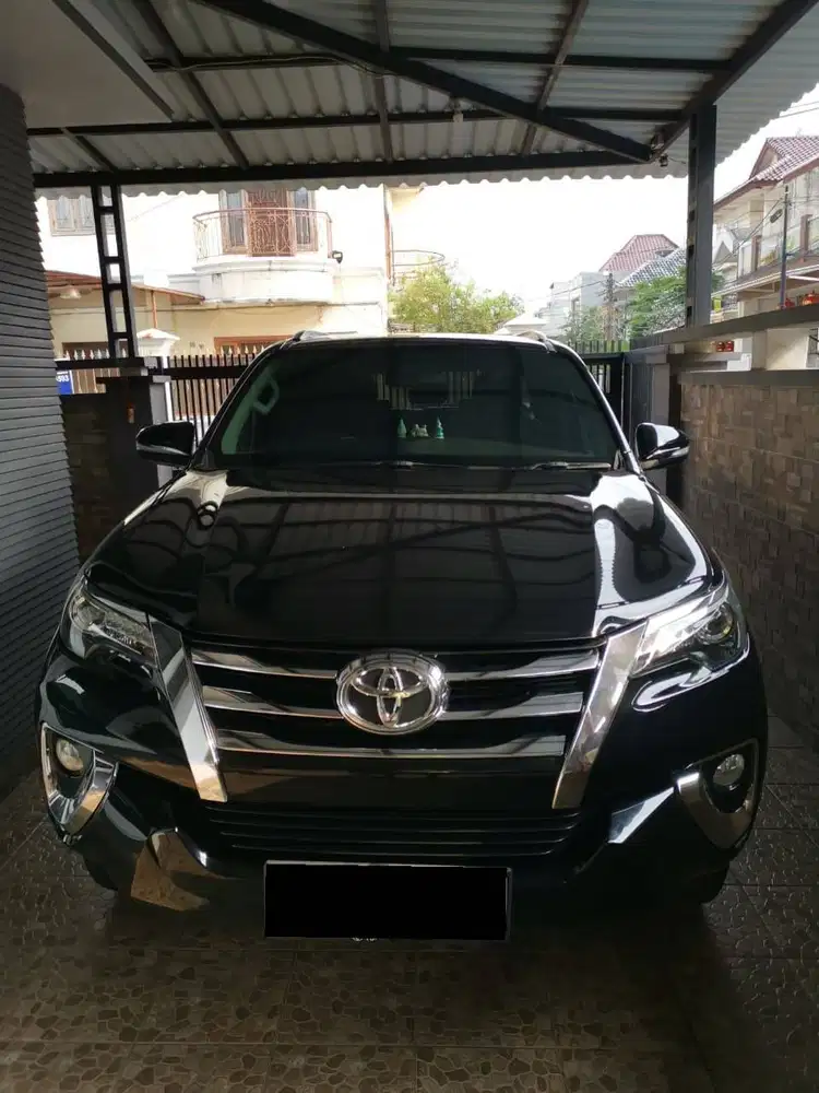 DIJUAL Toyota Fortuner VRZ Diesel Matic 2016 - Hitam, Mulus & Terawat!