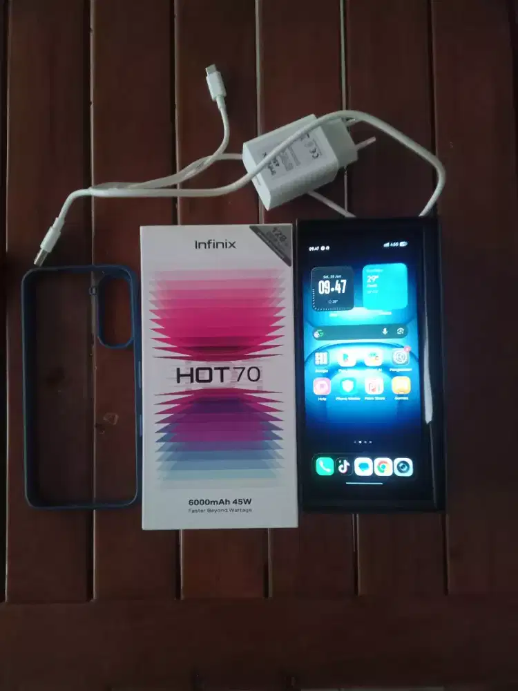 Infinix hot 70 ram 4+4/128 fullset